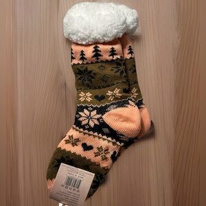Great Gift! Country Side Fleece Lined Sherpa Grip Socks Size 9-11. NWT.